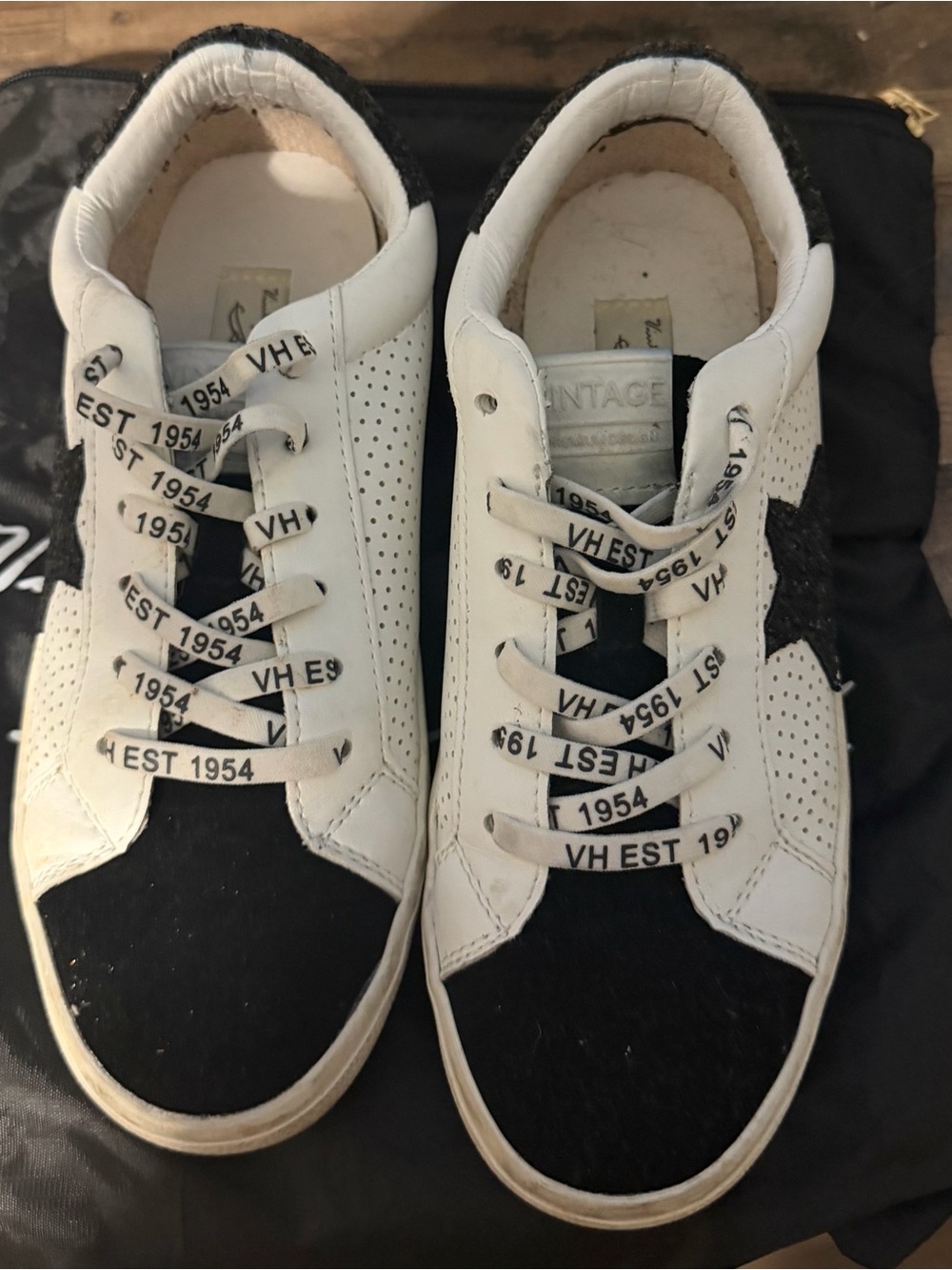 Vintage Havana White and Black Low-Top Sneakers with Logo Laces